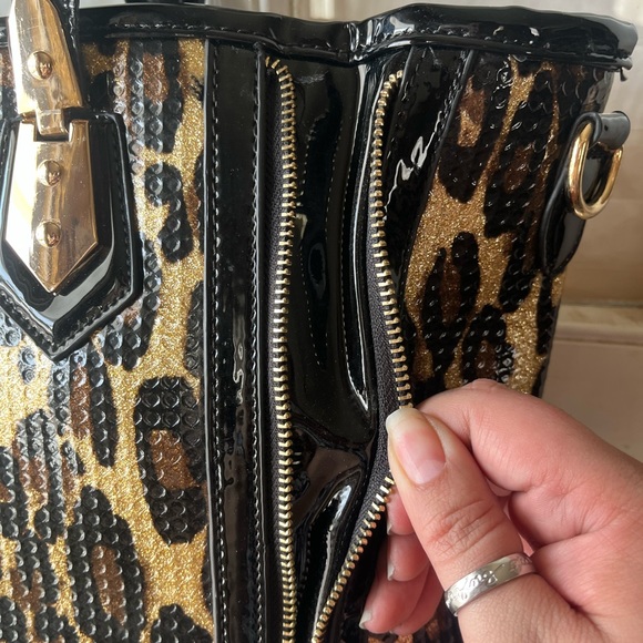 Leopard Print Tote - Picture 8 of 8